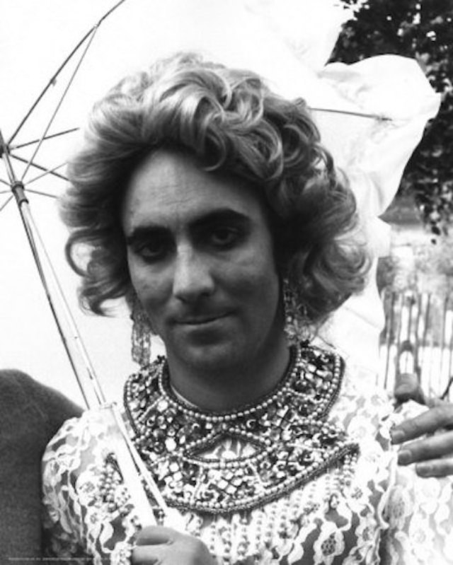 Keith Moon’s Daring Drag: Embracing the Bold and Unconventional in the 1970s Music