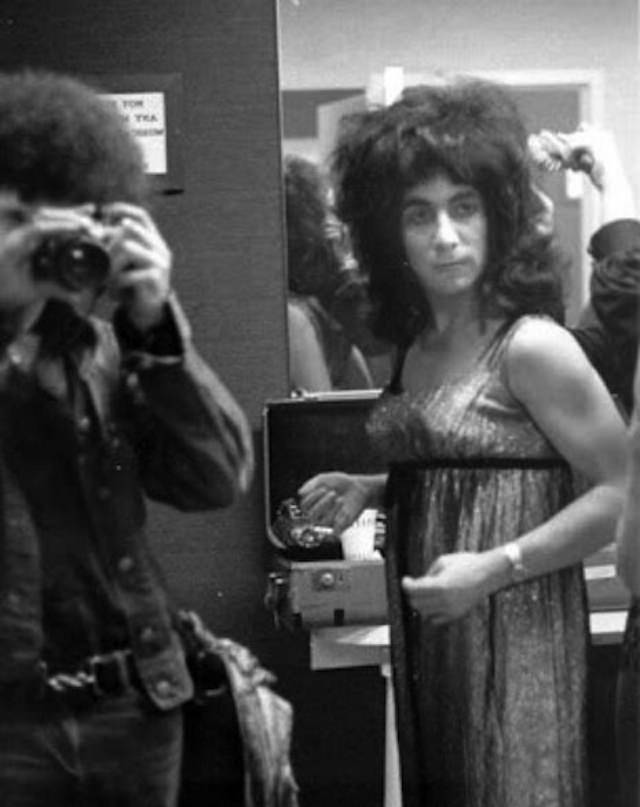 Keith Moon’s Daring Drag: Embracing the Bold and Unconventional in the 1970s Music