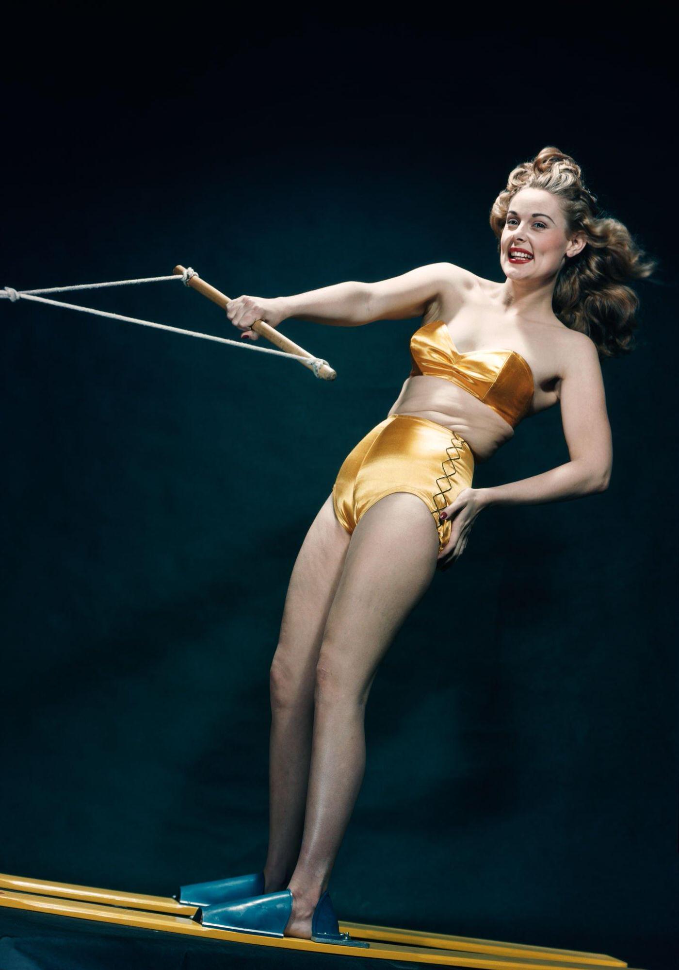 #6 Pin-up swimsuits