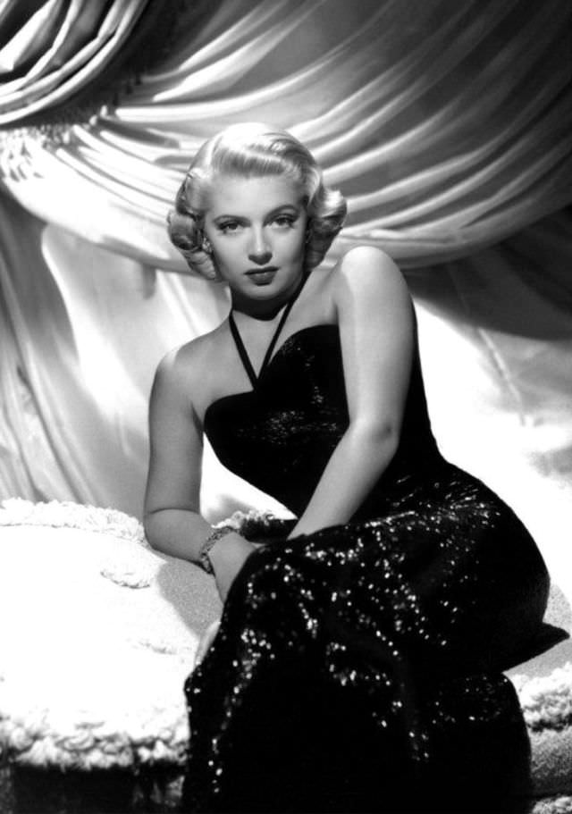 Silver Screen Beauty: Stunning Photos of Lana Turner during the Filming of ‘Slightly Dangerous’ (1943)