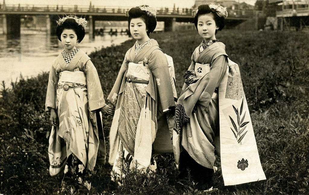 #21 Maikos by the river in the 1920s