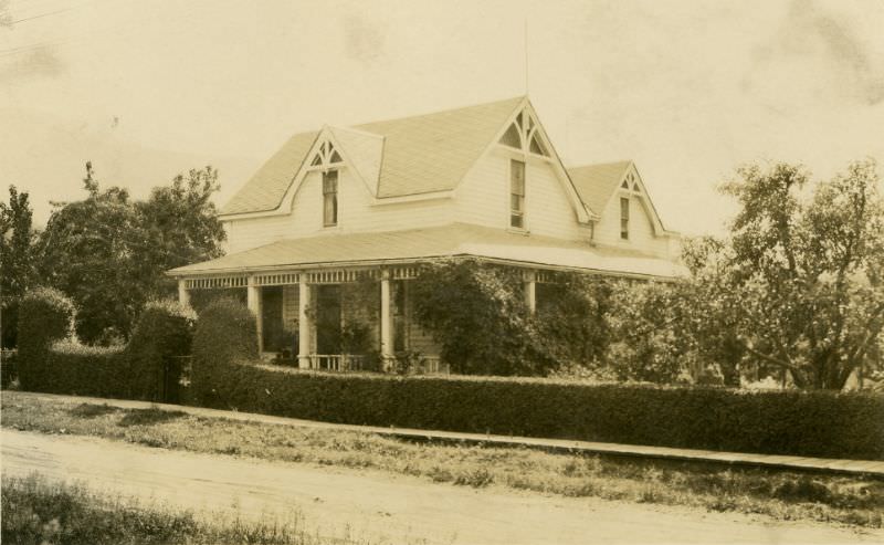 #10 417 Second Street