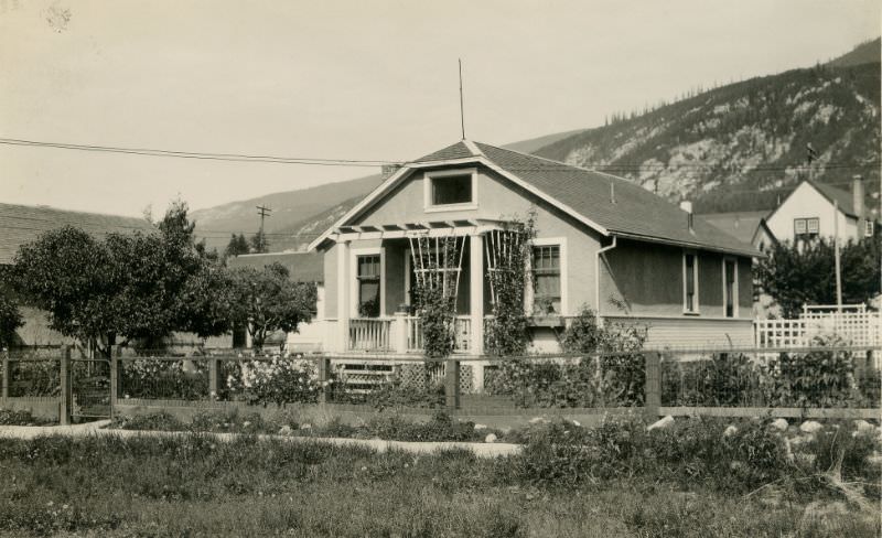 #11 420 Second Street