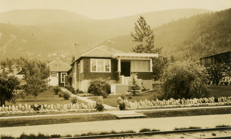 #20 616 Nelson Avenue