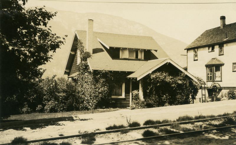 #24 707 Latimer Street