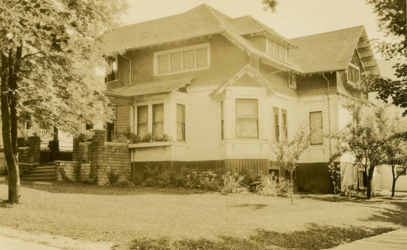 #41 1004 Stanley Street