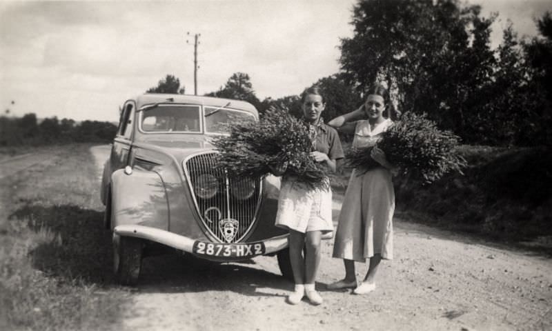 #14 Peugeot 402, countryside, Loir-et-Cher, France, 1937