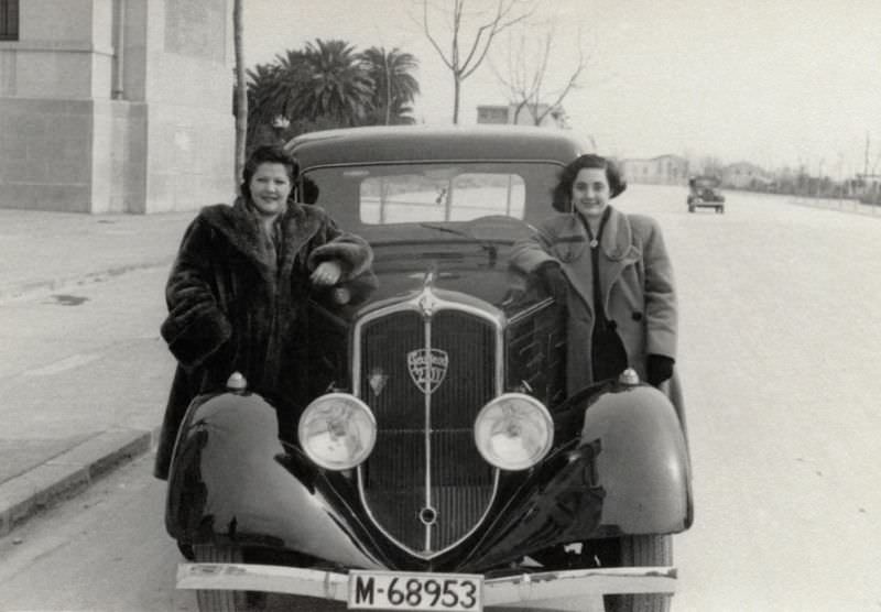 #19 Peugeot 201, outskirts of town, Madrid, Spain 1943