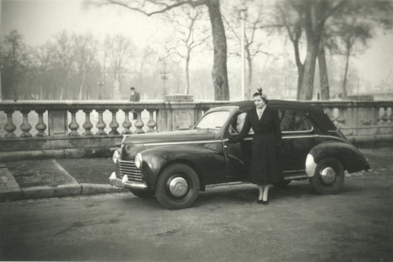 #25 Peugeot 203 Cabrio-Sedan, Bordeaux, France, December 1950