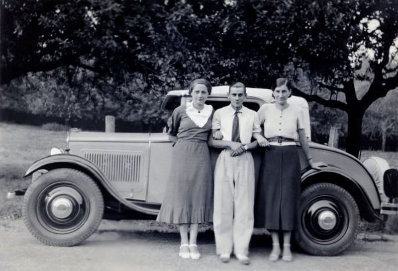 #9 Peugeot 201 Cabriolet, countryside, France 1936