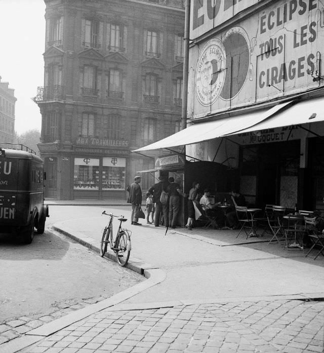 #49 Place Saint-Vivien, Rouen, September 1951
