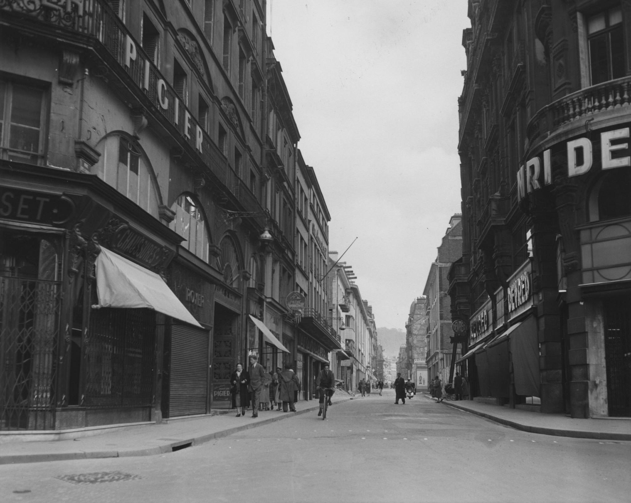 #5 Street in Rouen, May 1955