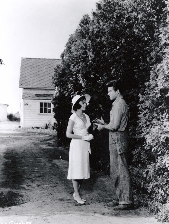 Natalie Wood and Warren Beatty during the Filming of ‘Splendor in the Grass’ (1961) Movies
