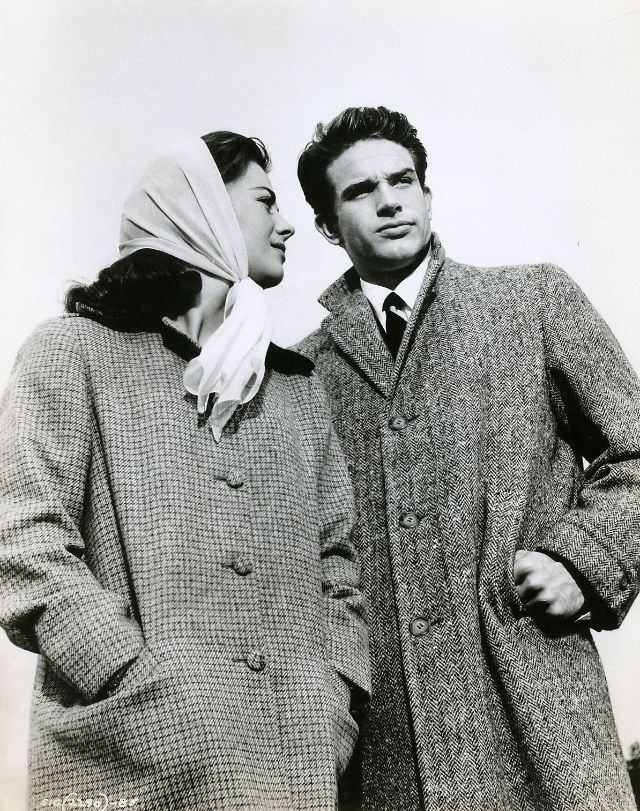 Natalie Wood and Warren Beatty during the Filming of ‘Splendor in the Grass’ (1961) Movies