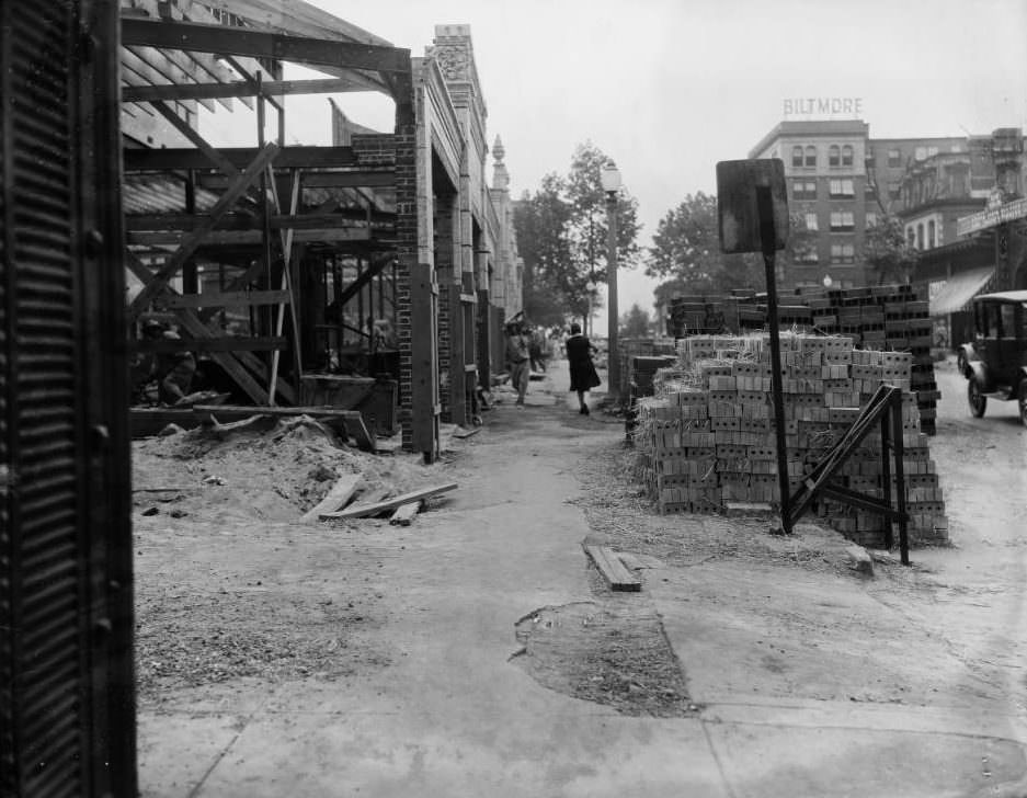 #198 View of construction work in the vicinity of Washington Blvd. and N. Grand, 1927
