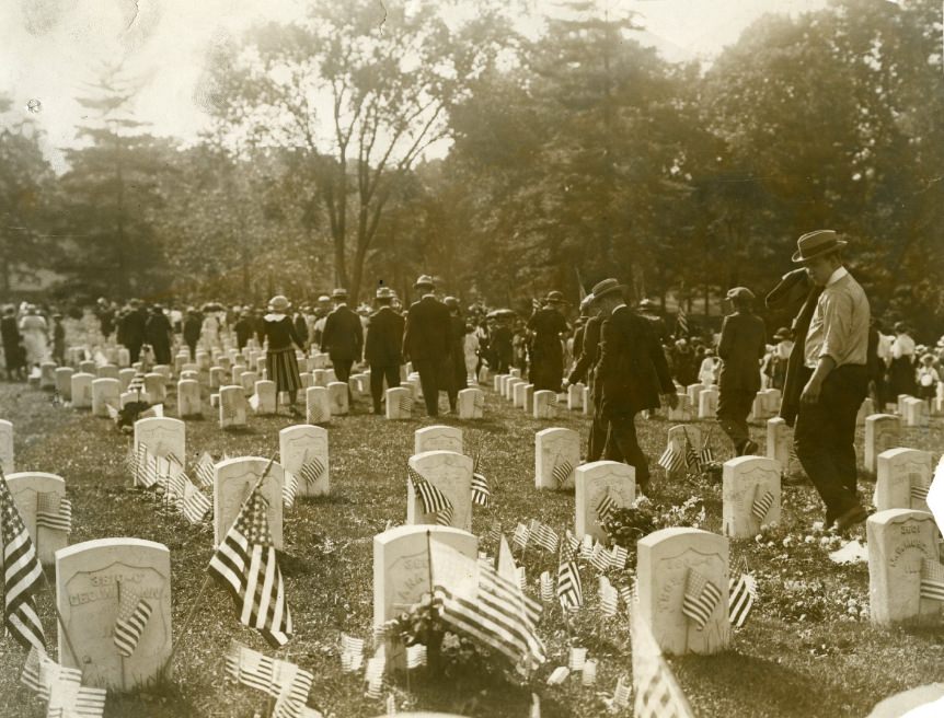 #2 Visitations at Jefferson Barracks National Cemetery on ‘Decoration Day,’ May 30, 1922.