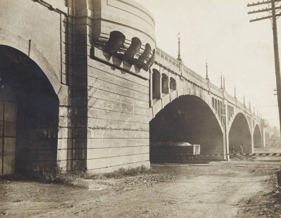 #117 Kingshighway Viaduct, a 1910 bridge that was ultimately demolished in 1992.