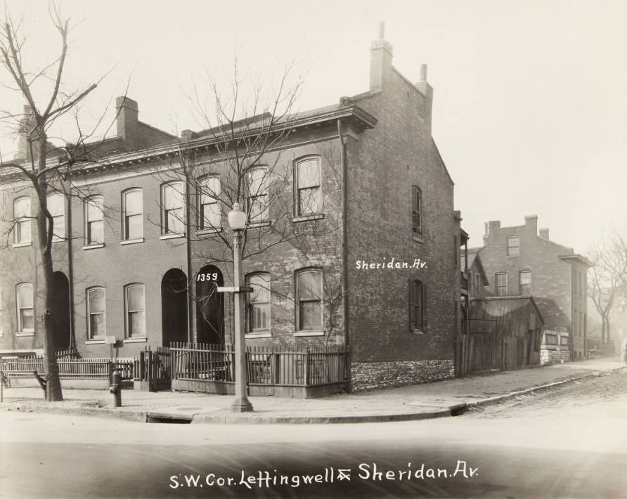 #29 Row house on the intersection of Leffingwell and Sheridan avenues in 1920.