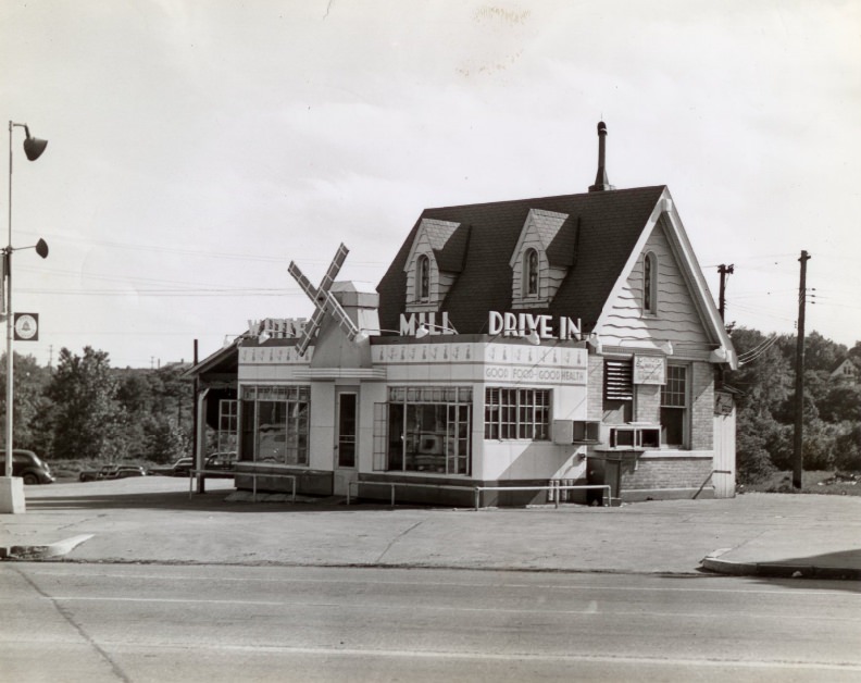 #22 White Mill Drive-In, formerly a filling station, now an eating place, 1942.