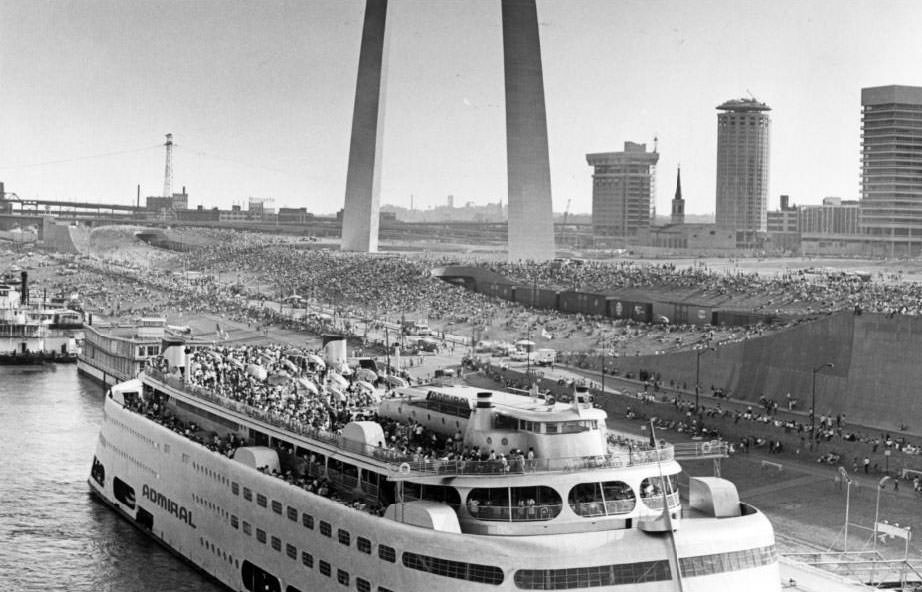 #27 Admiral Exterior, 1960