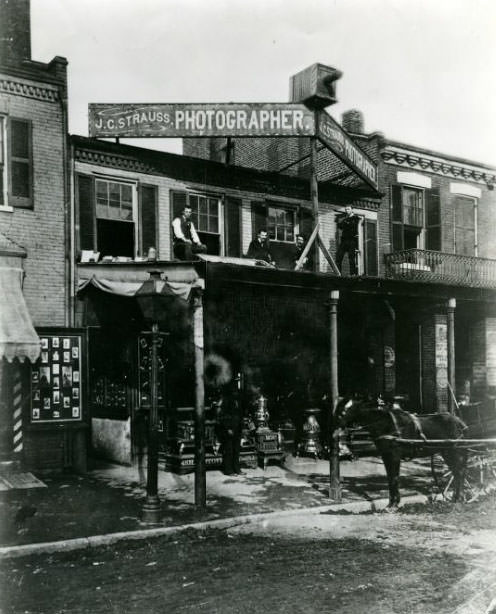 #121 A Long-Time City, 1960