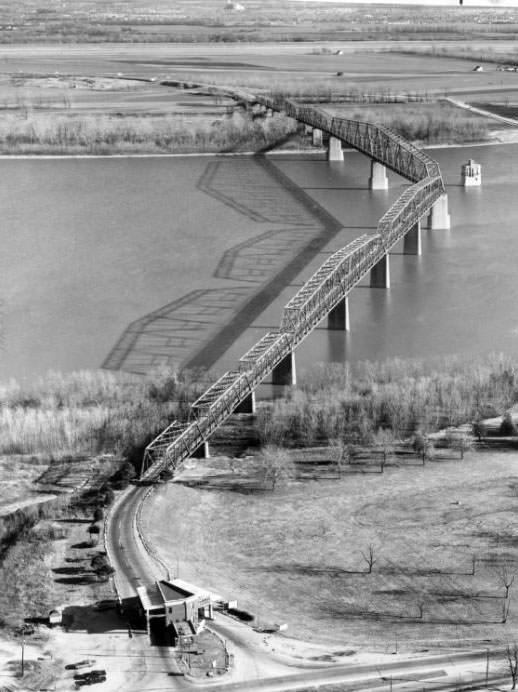 #176 Chain of Rocks Bridge, 1967