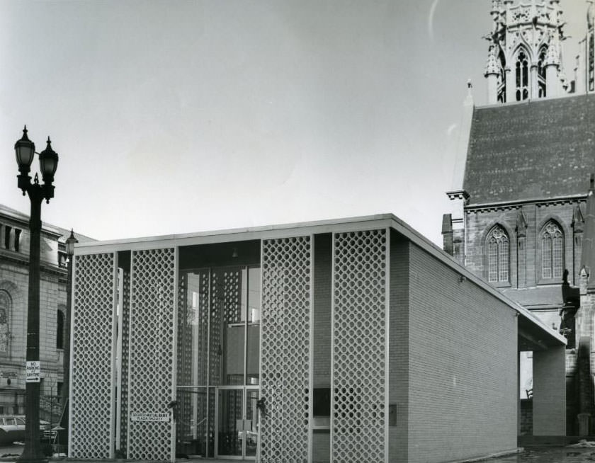 #73 Mercantile Trust Company Bank Plaza, 1960