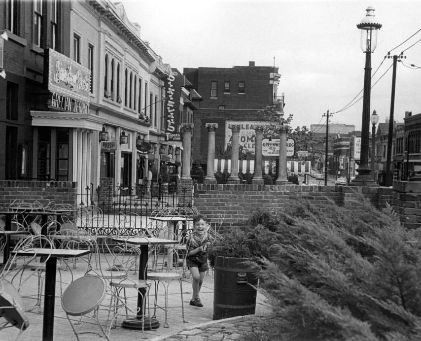 #22 Golden Eagle Cafe, 1960