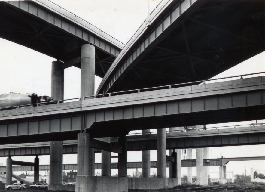 #95 Weaving Highway Ramps–Poplar Street Bridge, 1960
