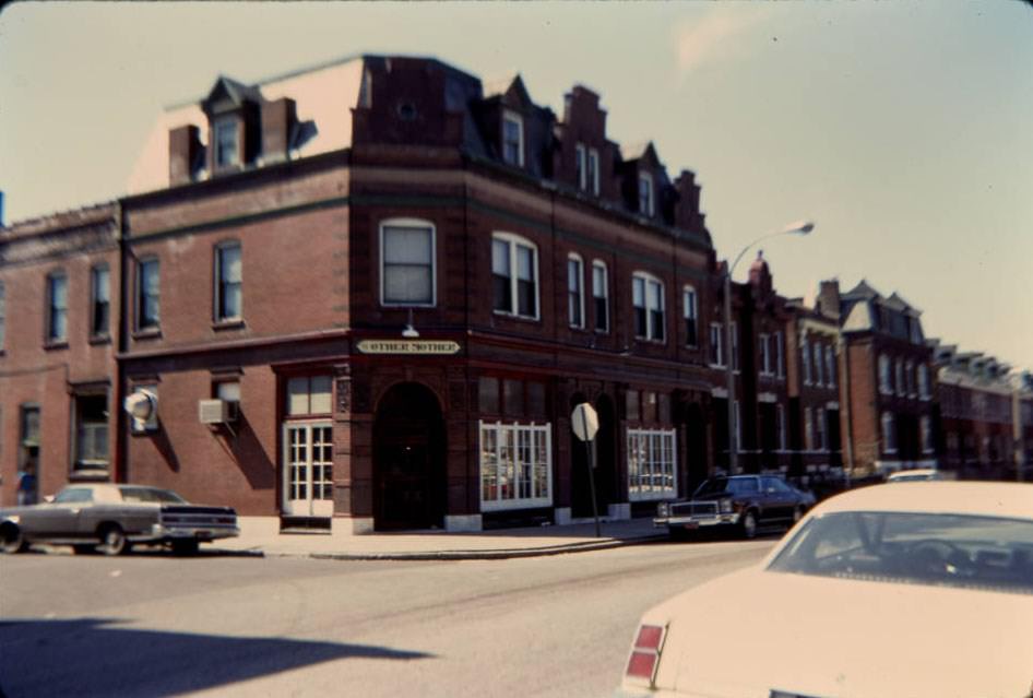 #29 Sidney & Salena Sts. Restaurant, looking west, 1977