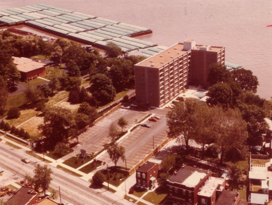 #76 Riverbend Apartments, 4718 South Broadway, two blacks south of the intersection of Interstate 55, 1975