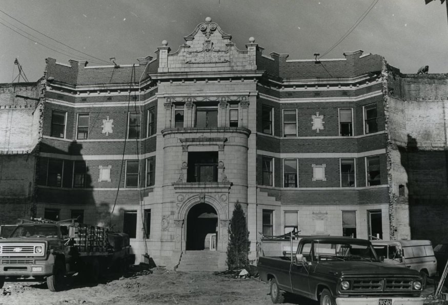 #23 Sherwood Court Apartments, 4501-31 McPherson Ave., 1976