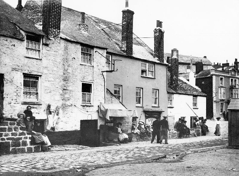The wharf near the slipway. The Sloop Inn is clearly visible off to the right and also the premises that would later become Hart’s Ice Cream Parlour, St. Ives, Cornwall