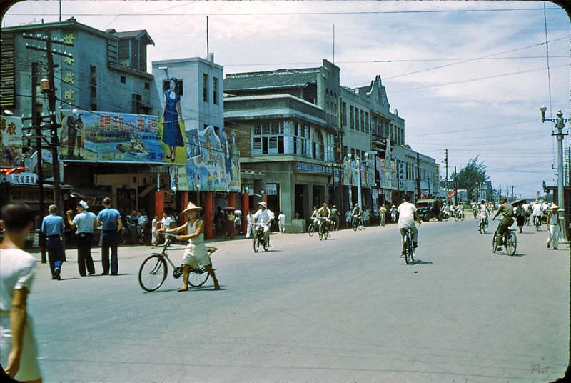 #32 Tainan street scenes, Taiwan, 1954