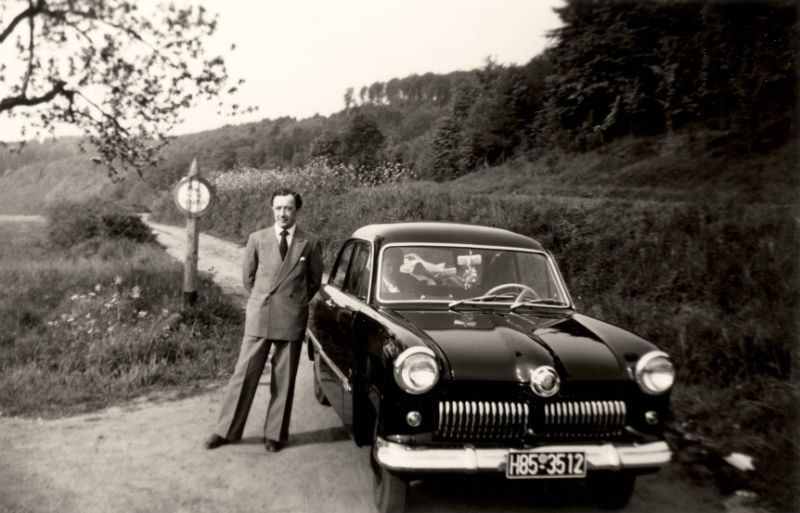 #10 Ford Taunus 12 M, Offenbach, Germany, 1953