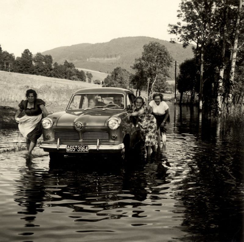 #13 Ford Taunus 12 M, Traunstein, Bavarian town, July 12, 1954