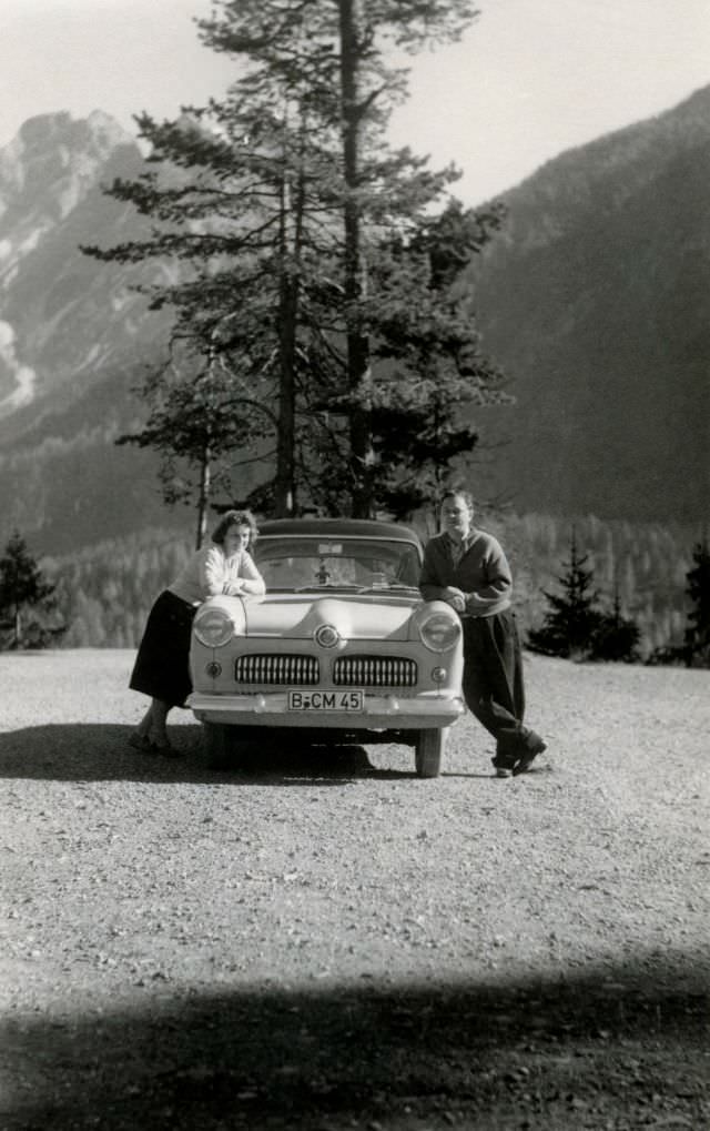 #25 Ford Taunus 12 M, Alpine setting, West Berlin, 1956