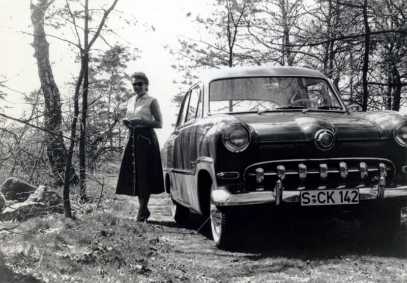 #27 Ford Taunus 15 M de Luxe, Stuttgart, West Germany, 1956