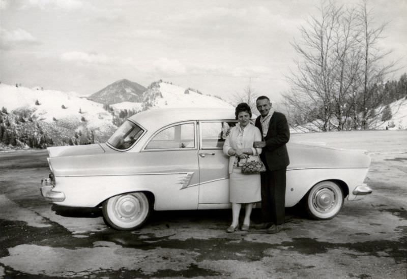 #34 Ford Taunus 17 M de Luxe, Alpine road, sunny winter’s day, 1958