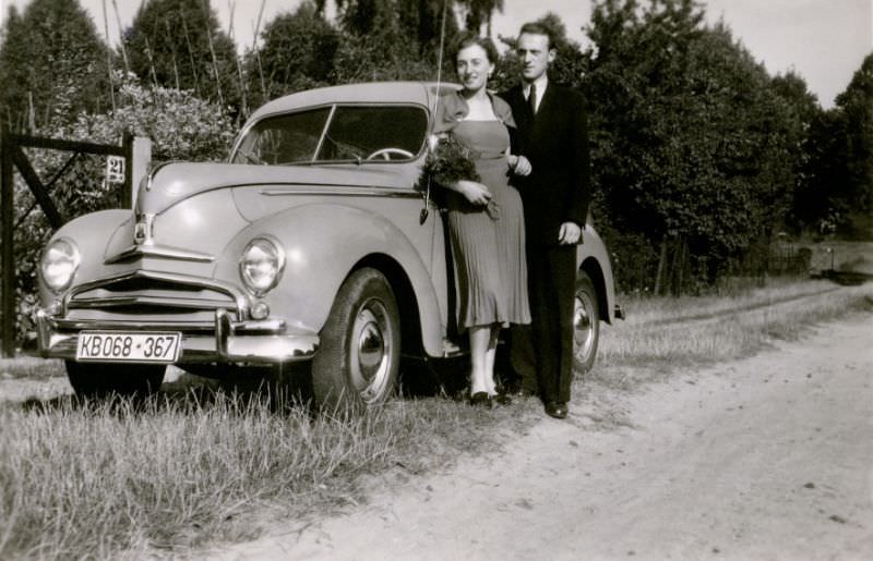 #8 Ford Taunus Spezial, Berlin, 1952