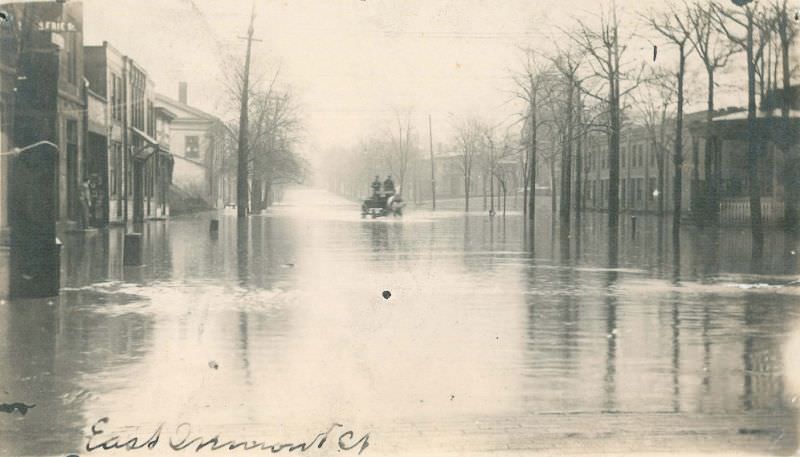 #20 Flooded street, Massillon, Ohio, 1913