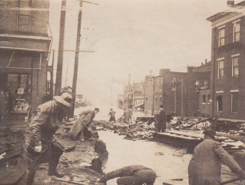 #21 Flooded street, Massillon, Ohio, 1913