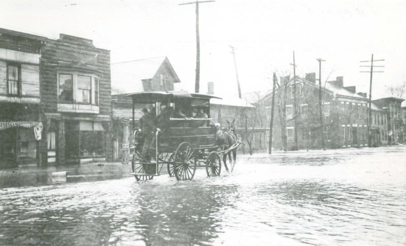 #28 Lincoln Way West looking east from near Tuscarawas River, Massillon, Ohio, 1913