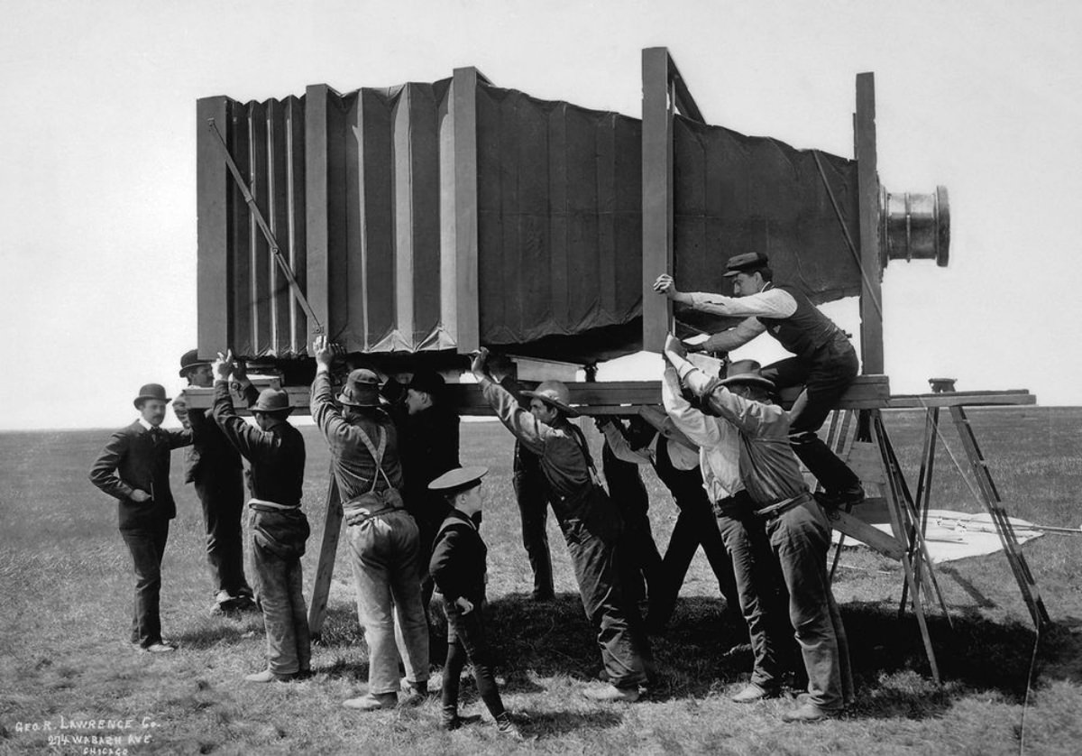 The Mammoth Camera: Capturing the World’s Largest Photograph of the Handsomest Train in 1900 Inventi