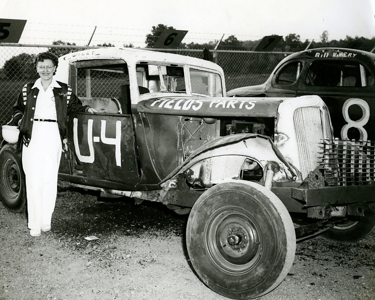 Vicki Wood: Life Story and Photos of The Trailblazing ‘Fastest Woman in Racing’ Vehicles &; Transpor