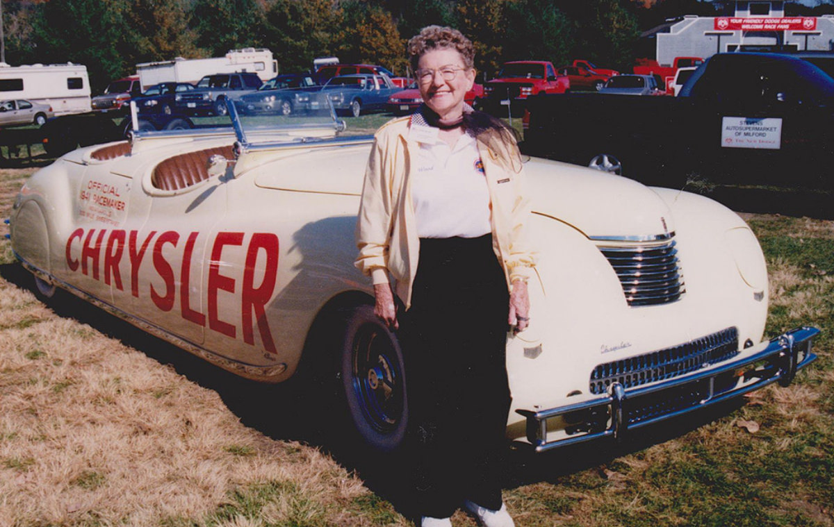 Vicki Wood: Life Story and Photos of The Trailblazing ‘Fastest Woman in Racing’ Vehicles &; Transpor