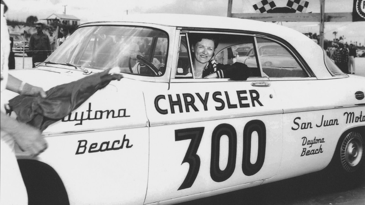 #7 Vicki Wood: Life Story and Photos of The Trailblazing ‘Fastest Woman in Racing’ #7 Vehicles & Transport