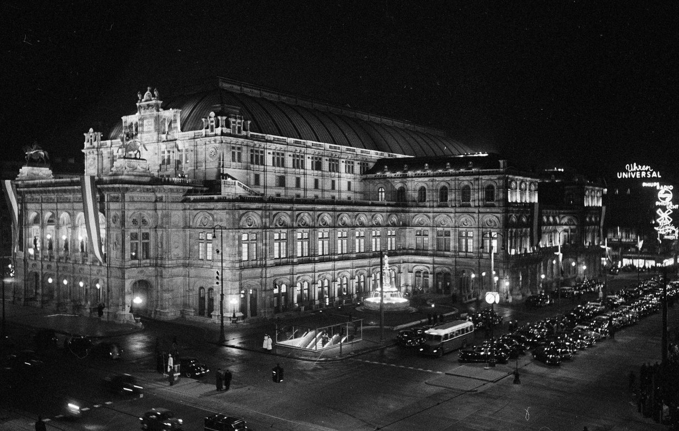 #17 Grand gala for the reopening of the Vienna Opera with Beethoven’s Fidelio in 1955.