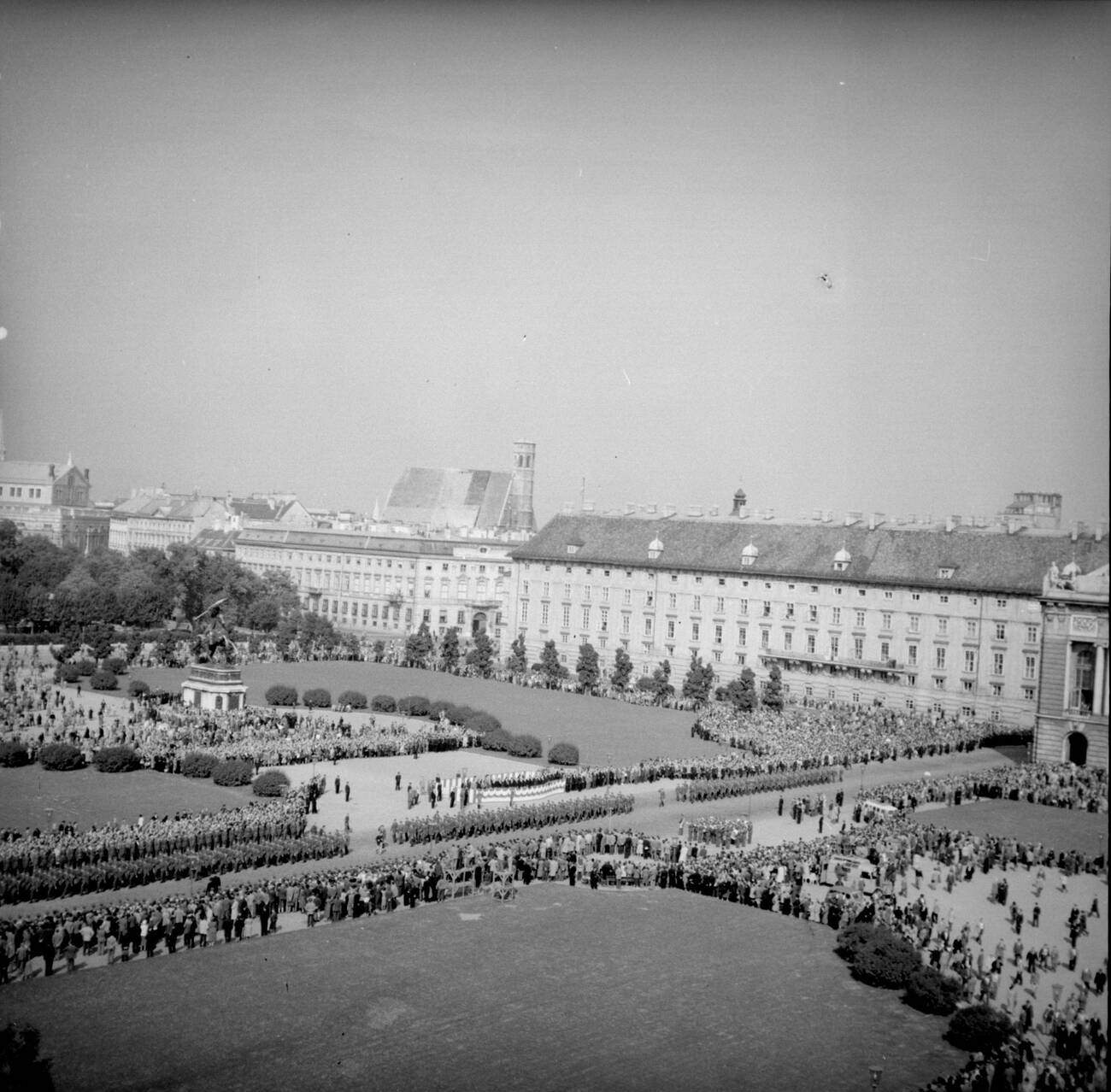 #54 Parade am Heldenplatz (parade at Heldenplatz) in Vienna, Austria.