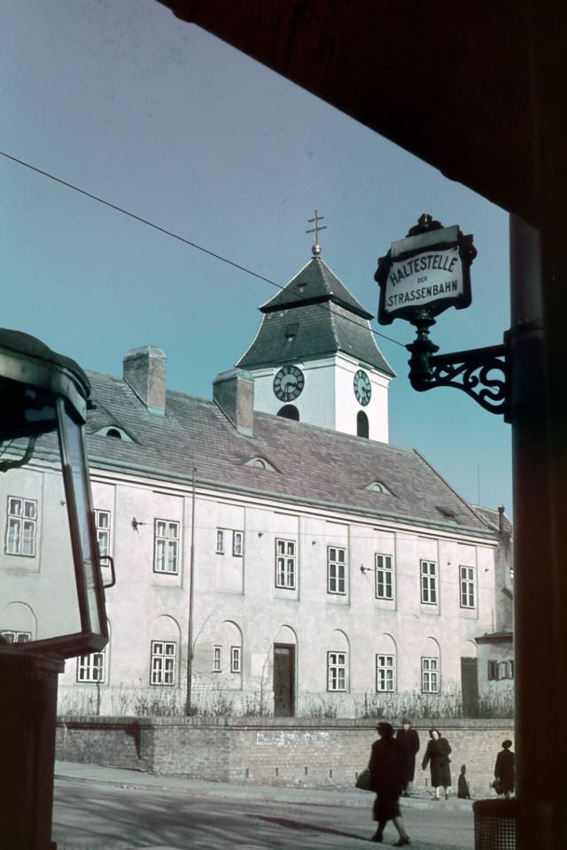 #71 Tram stop Hasenleitengasse at the St. Laurent church, Simmering, 1950